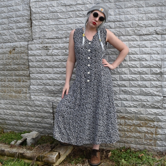 Vintage Dresses & Skirts - Vintage 90’s Kathie Lee

Floral maxi dress
